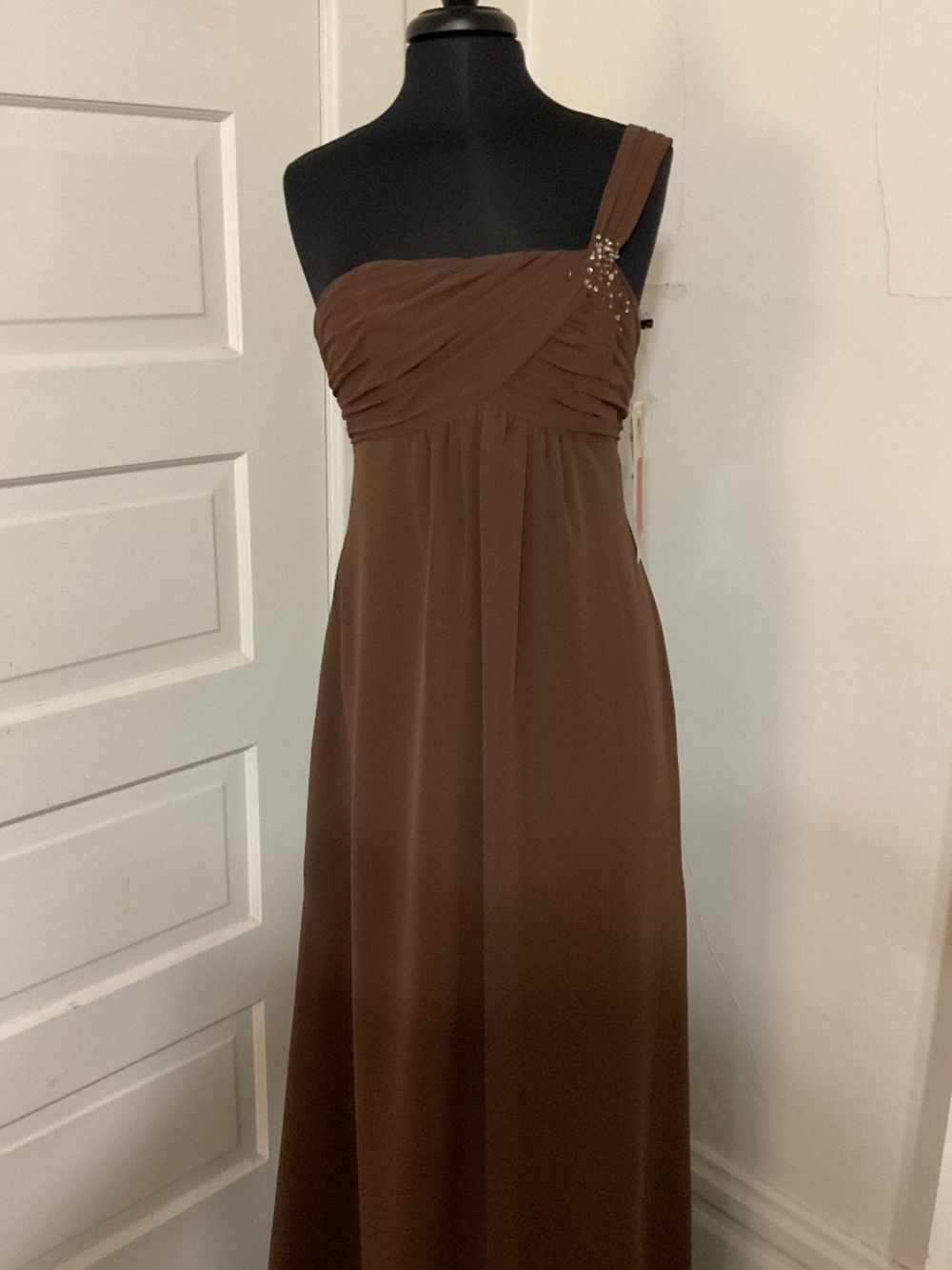 NWT ALFRED ANGELO CHOCOLATE CHIFFON GOWN SIZE 8